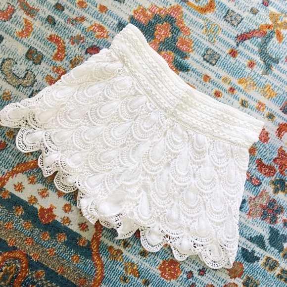 crochet shorts - Picture 2 of 4